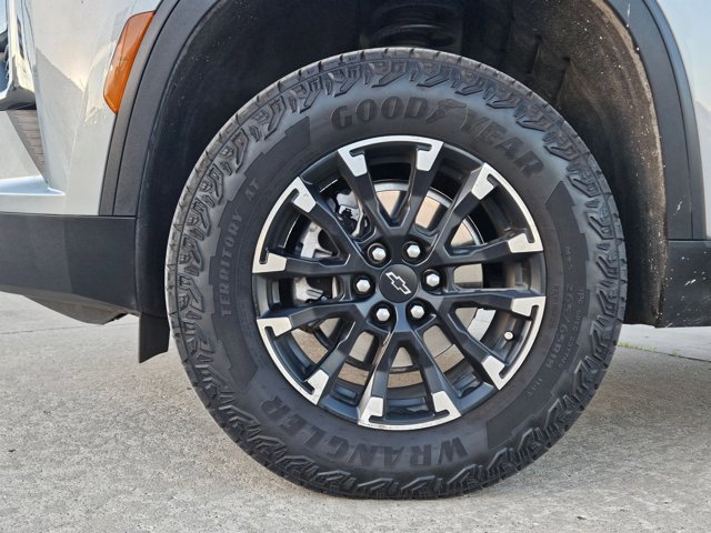 Used 2025 Chevrolet Traverse Z71 w/ Driver Confidence Package image 21