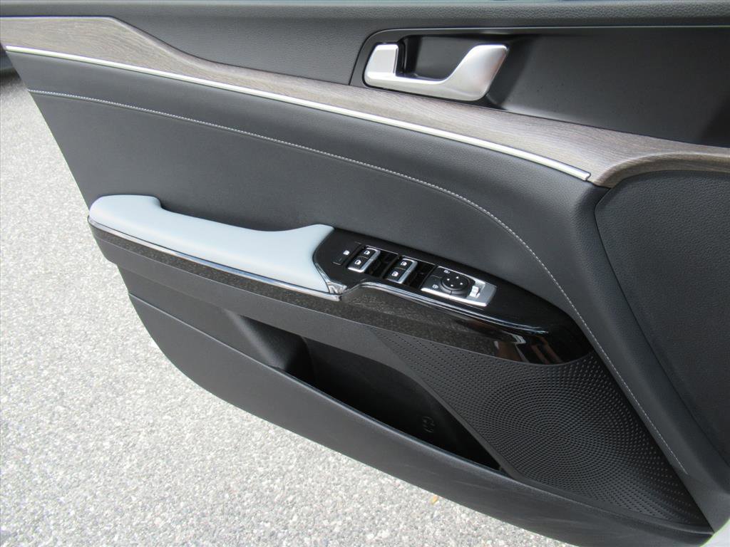 Used 2023 Kia K5 EX image 25