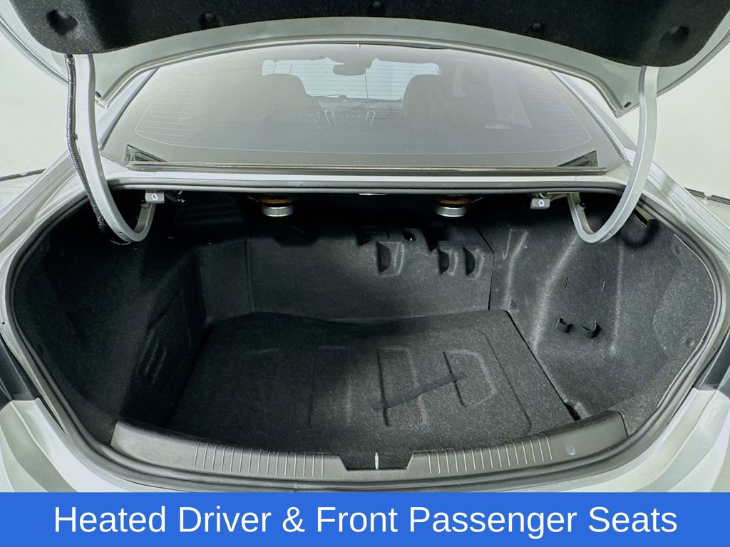 Used 2019 Chevrolet Malibu Hybrid w/ Leather Package image 35