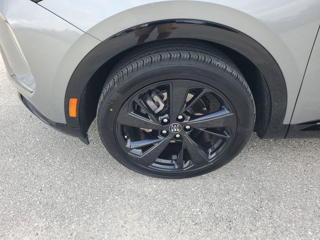 Used 2025 Buick Envision Sport Touring image 18