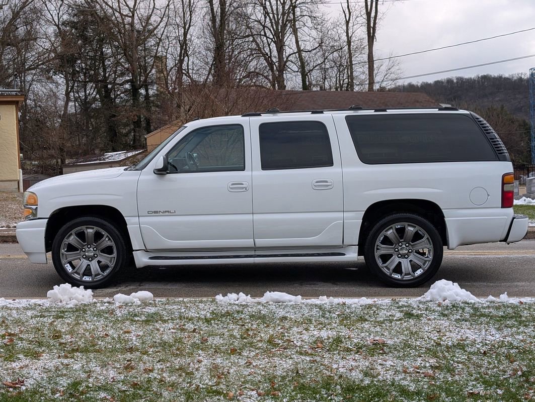 Used 2003 GMC Yukon XL Denali image 10