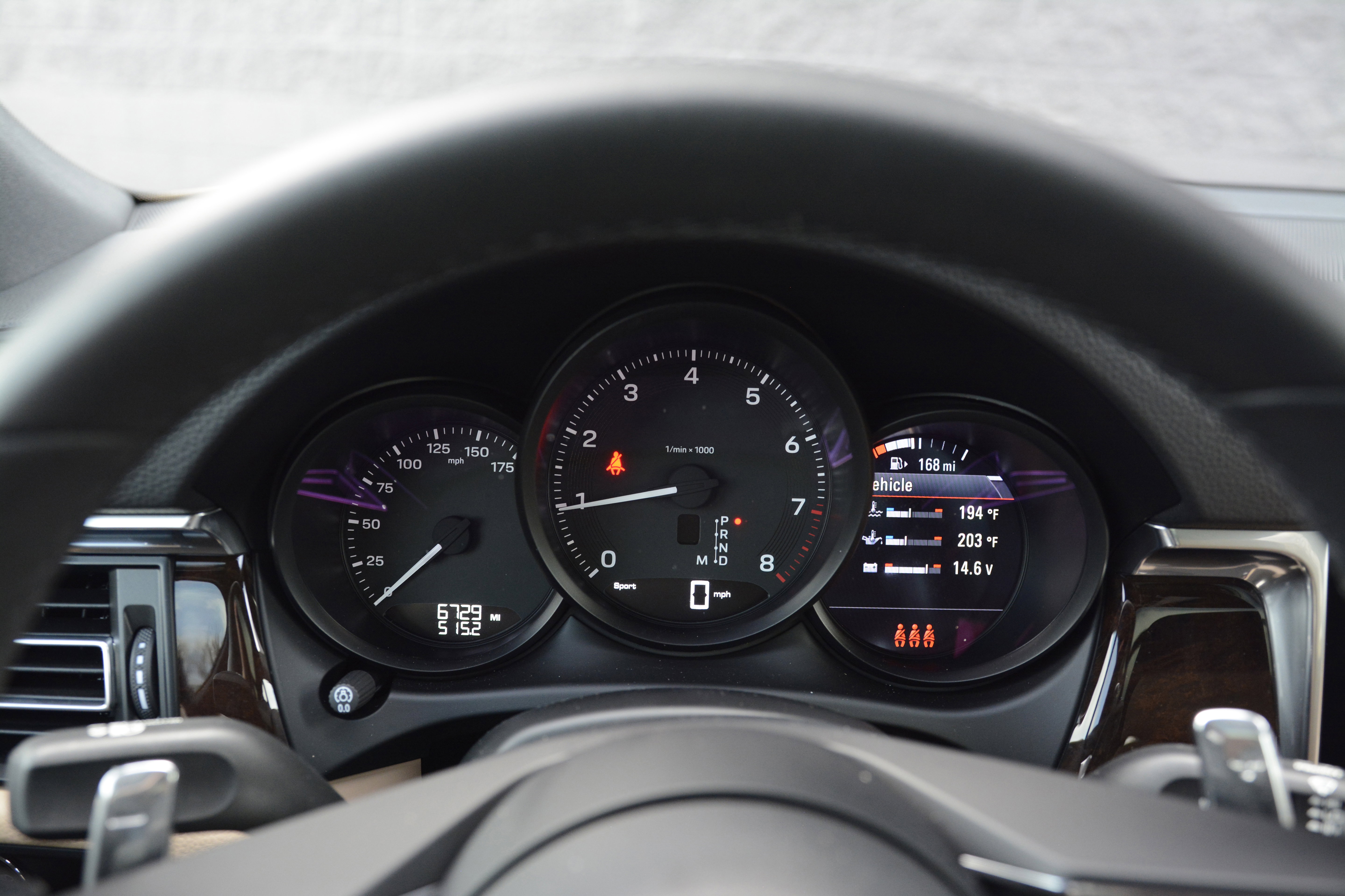 Certified 2025 Porsche Macan image 18