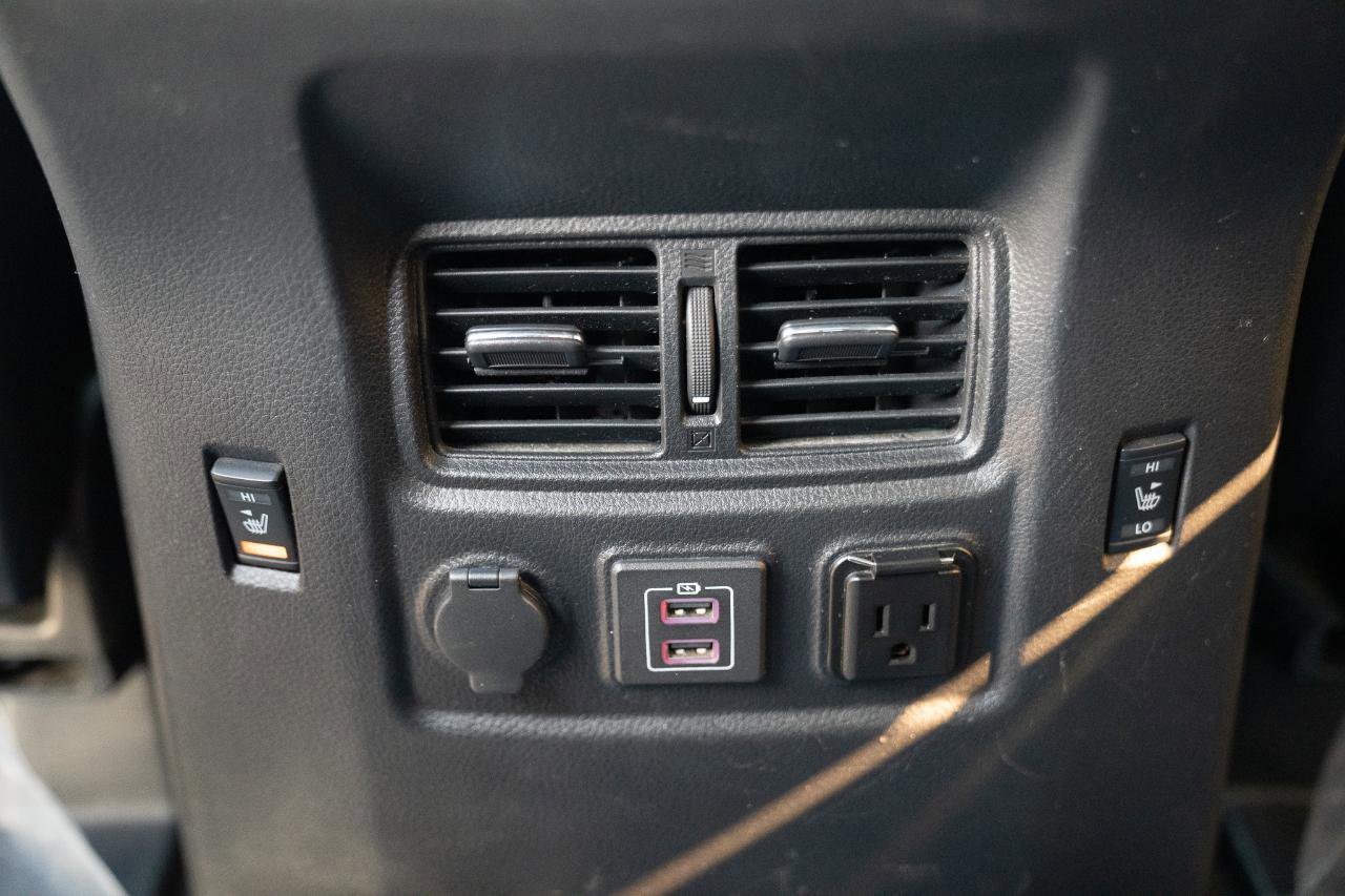 Used 2020 Nissan Titan Platinum Reserve w/ Moonroof Package image 29