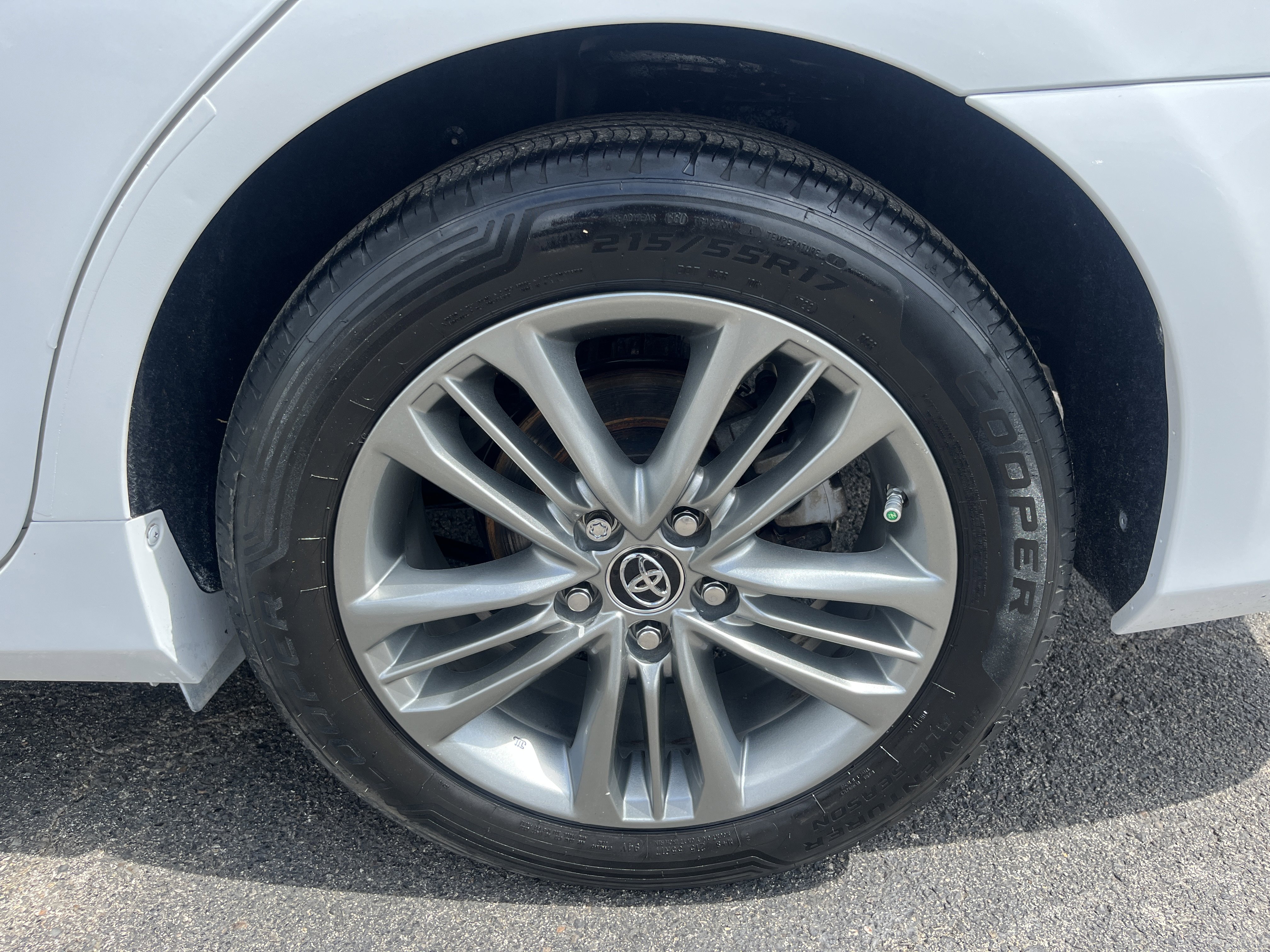 Used 2015 Toyota Camry XLE image 8