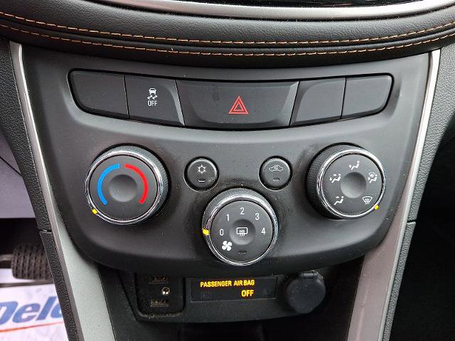 Used 2022 Chevrolet Trax LT w/ Midnight Edition image 15