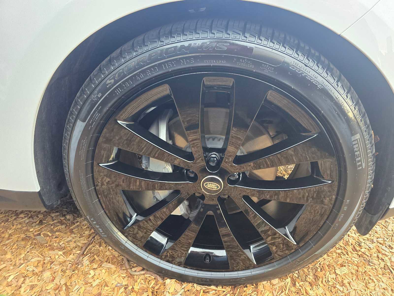 Certified 2025 Land Rover Range Rover Sport SE image 9