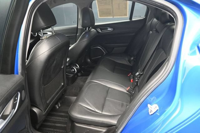 Used 2020 Alfa Romeo Giulia w/ Cold Weather Package RWD image 9