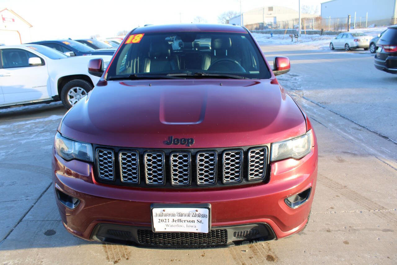 Used 2018 Jeep Grand Cherokee Altitude image 2
