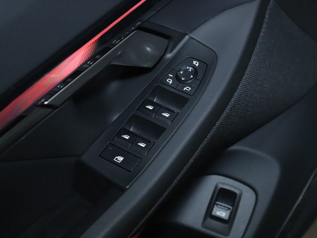 Used 2025 BMW i5 xDrive40 w/ Premium Package image 18