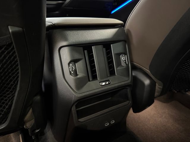 Used 2025 BMW X3 xDrive30i w/ Premium Package image 22