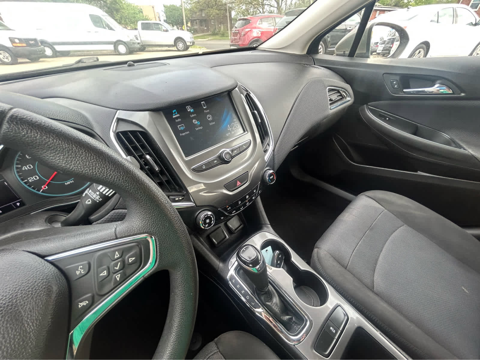 Used 2018 Chevrolet Cruze LT w/ Convenience Package FWD image 22