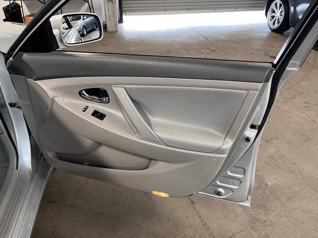 Used 2009 Toyota Camry Base image 11