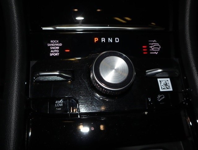 New 2023 Jeep Grand Cherokee Overland w/ Adv Protech Group III image 13