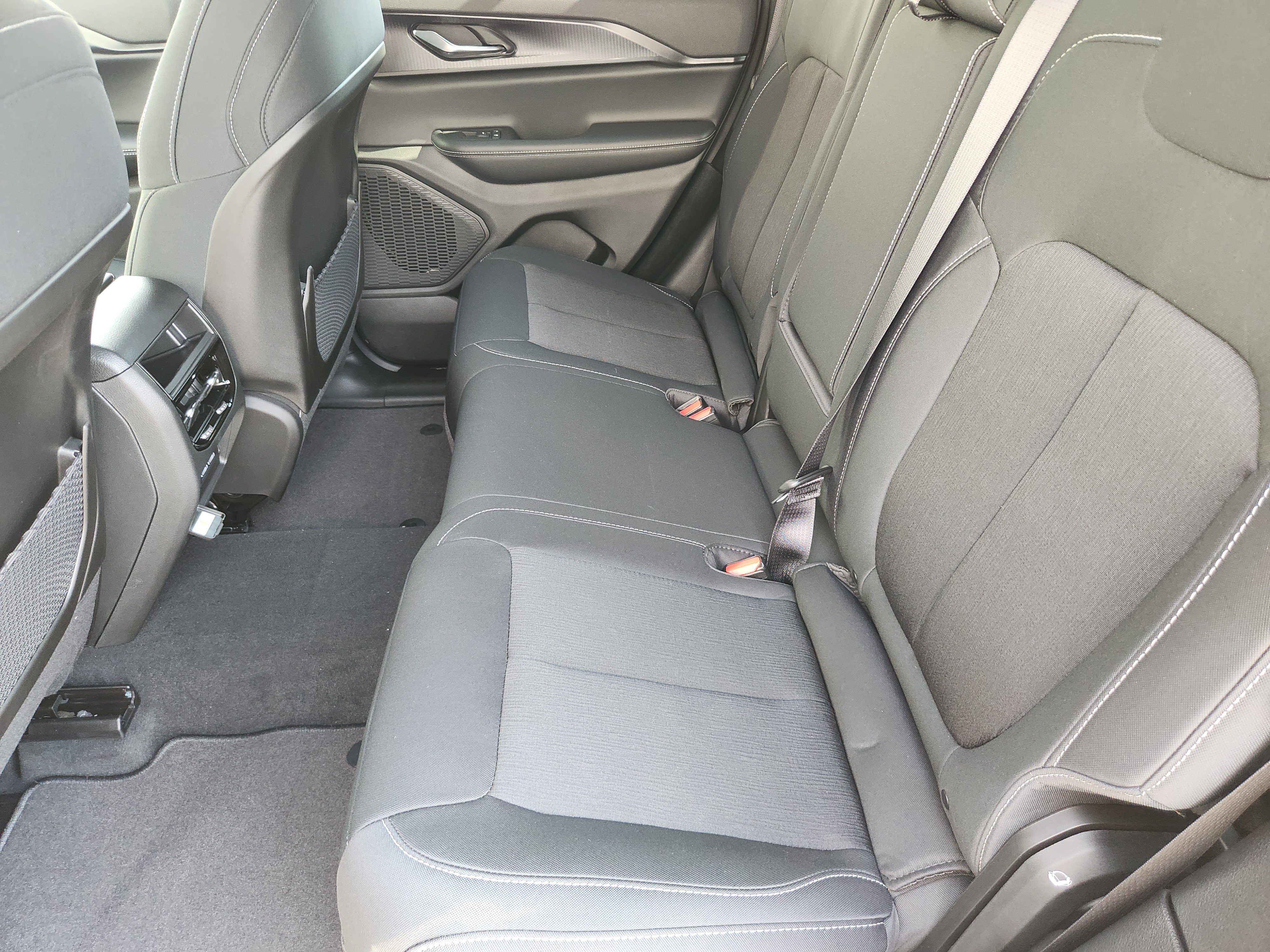 New 2027 Jeep Grand Cherokee Laredo X AWD/4WD image 20