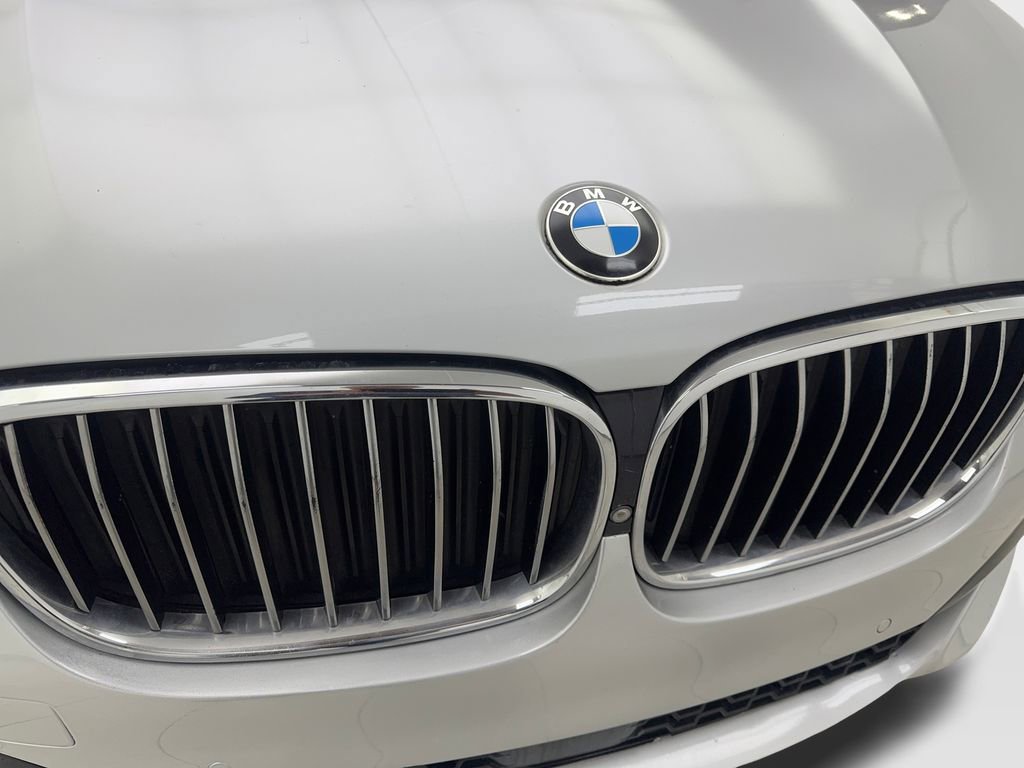 Used 2017 BMW 750i xDrive image 26