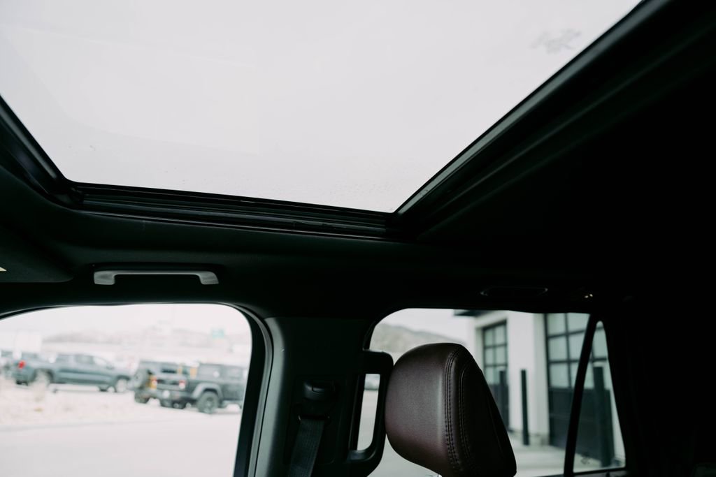 Used 2023 Ford Expedition Limited image 20