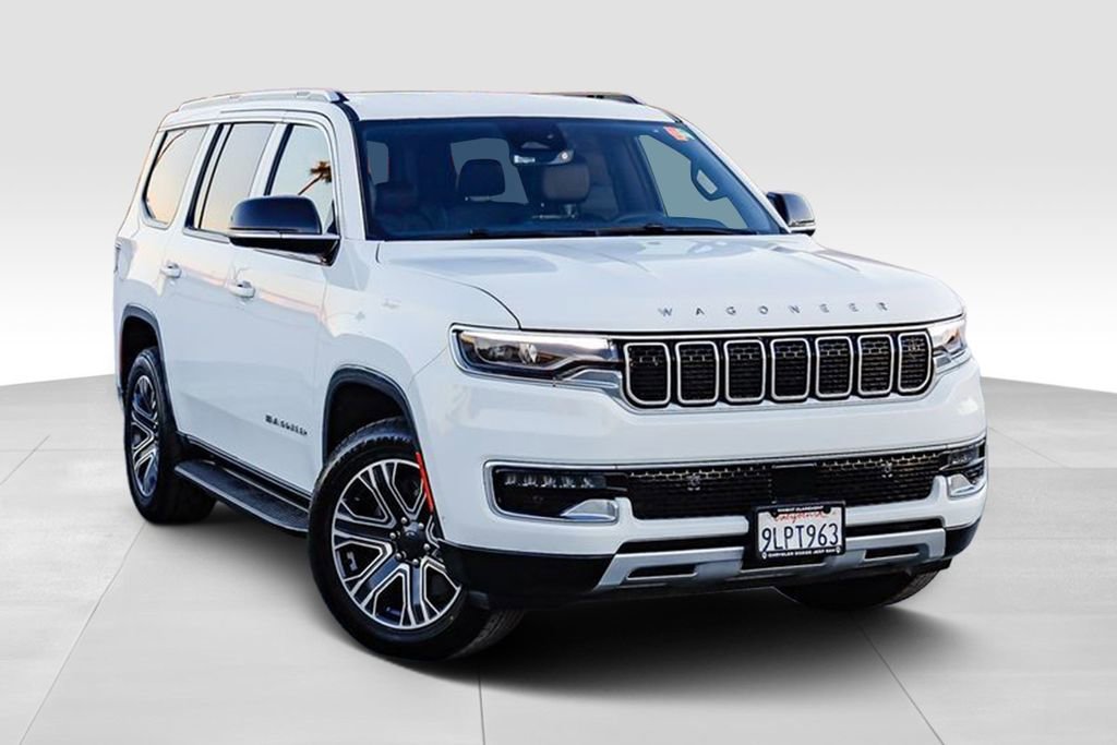 Certified 2024 Jeep Wagoneer Series II w/ Flexible Seating Group image 2