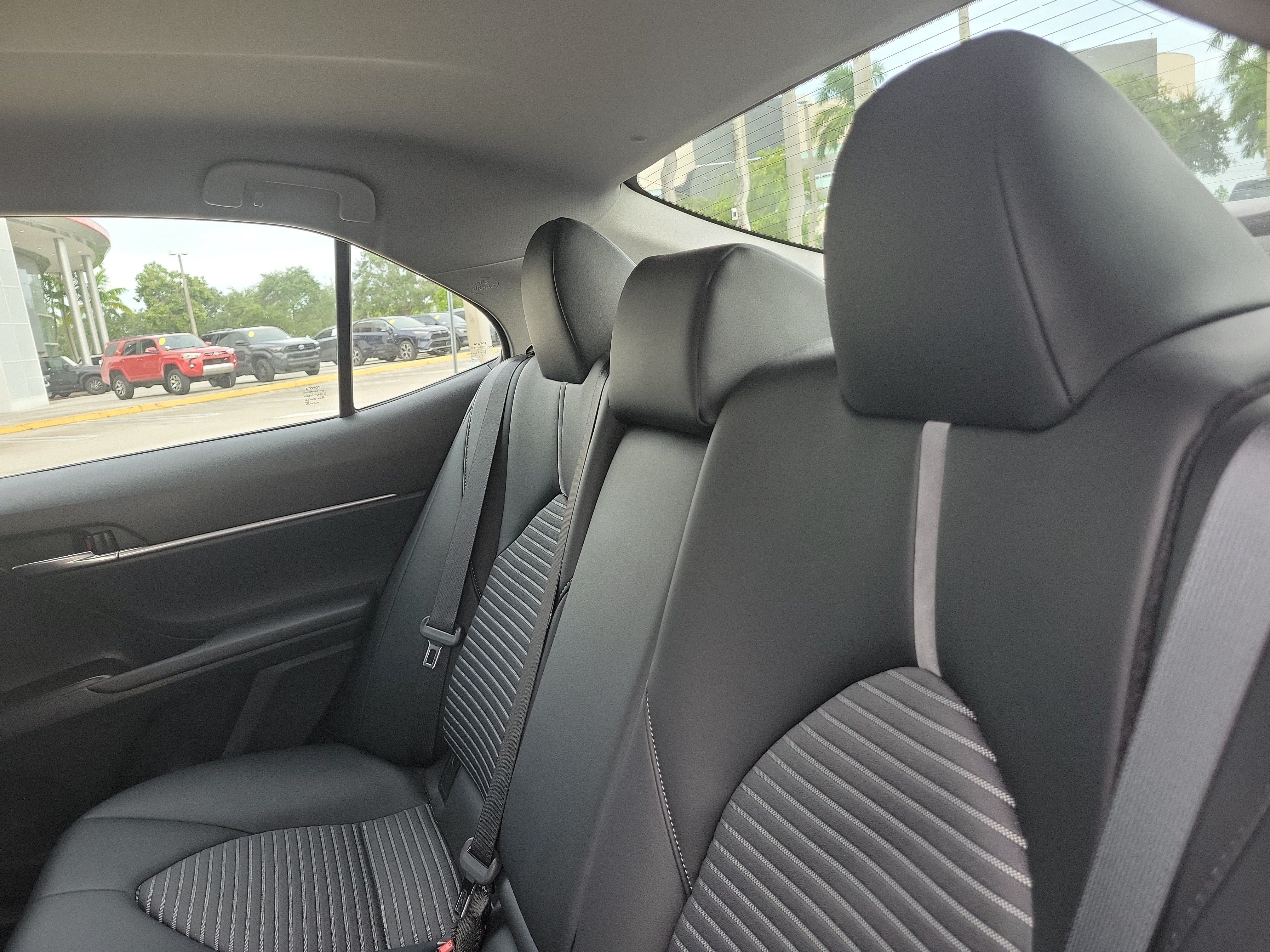 Used 2023 Toyota Camry SE FWD image 12