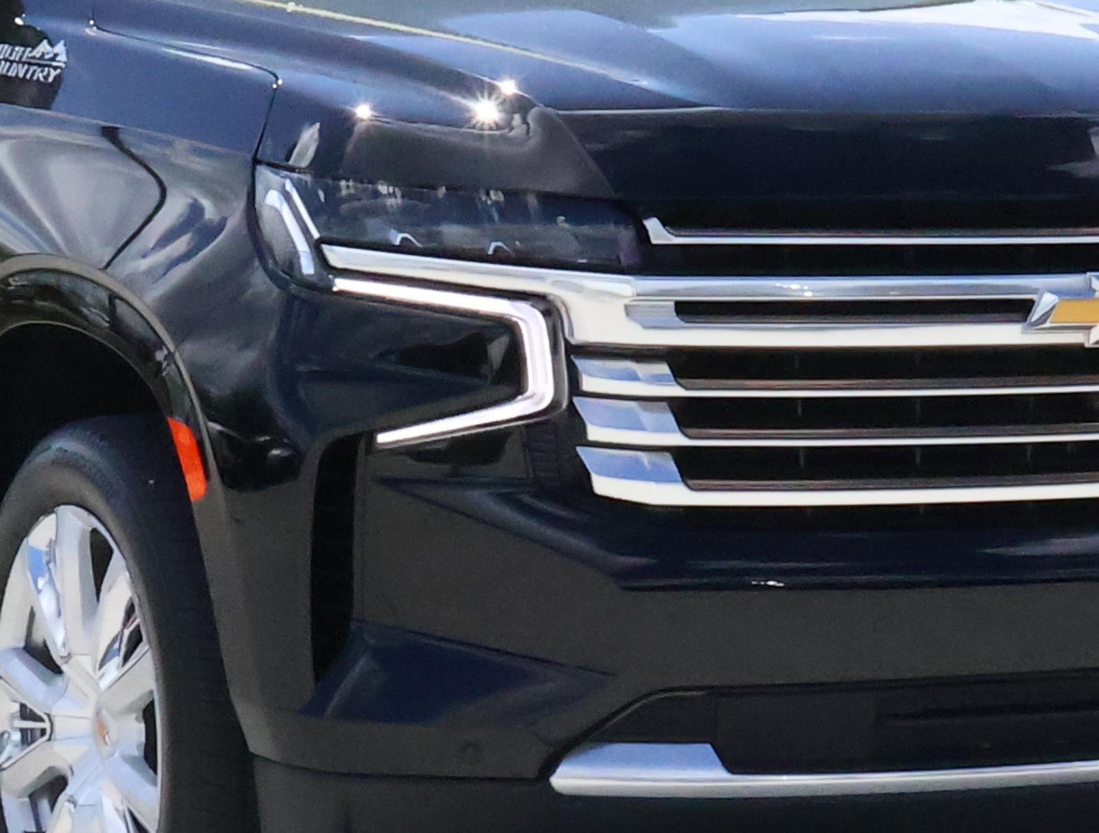 Used 2024 Chevrolet Suburban High Country image 9