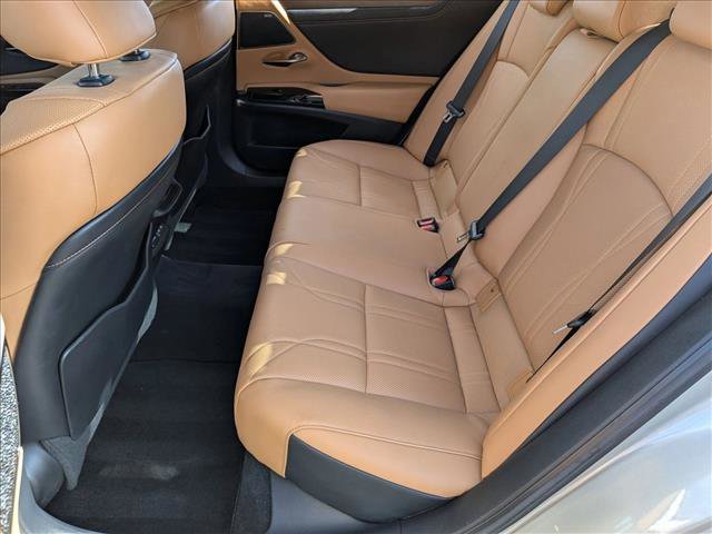 Certified 2022 Lexus ES 350 Ultra Luxury w/ Accessory Package image 20