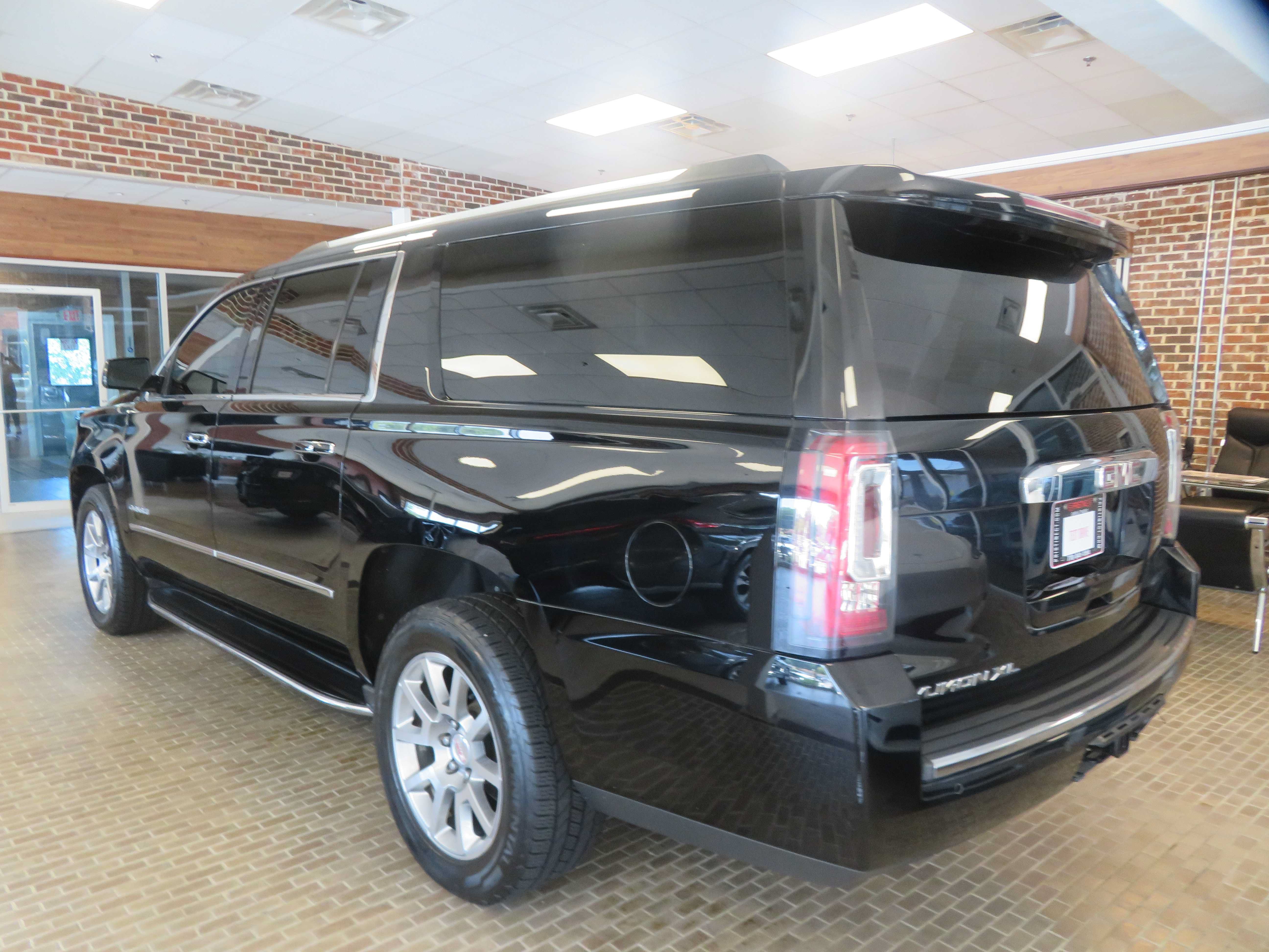 Used 2019 GMC Yukon XL Denali AWD/4WD image 6