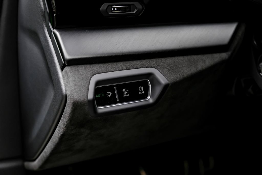 Used 2023 Lamborghini Urus S AWD/4WD image 34