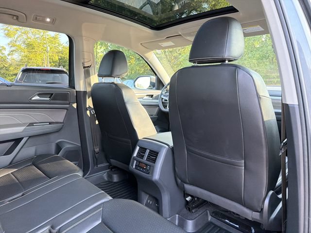 Used 2022 Volkswagen Atlas SEL AWD/4WD image 16