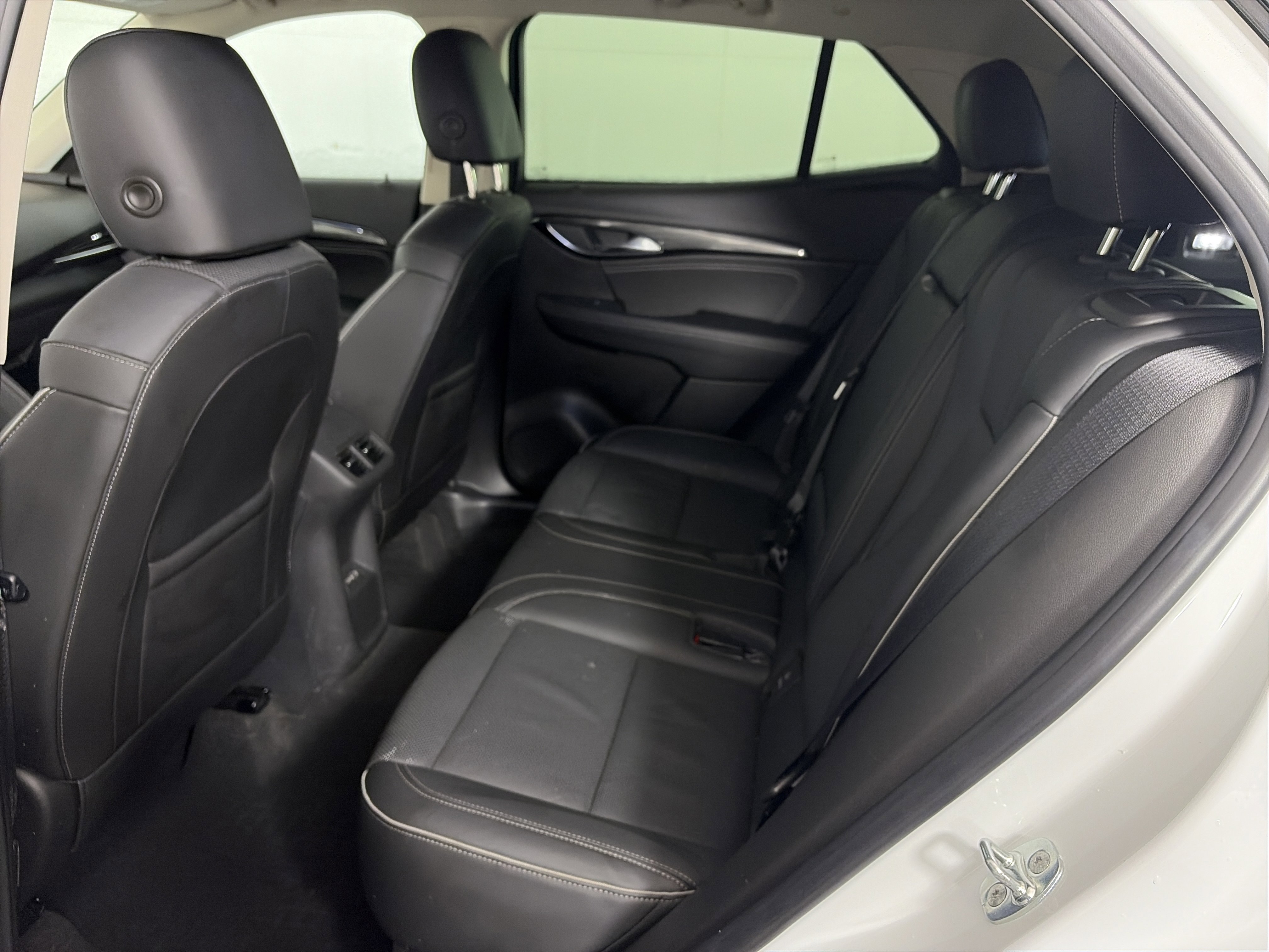Used 2023 Buick Envision Essence image 7