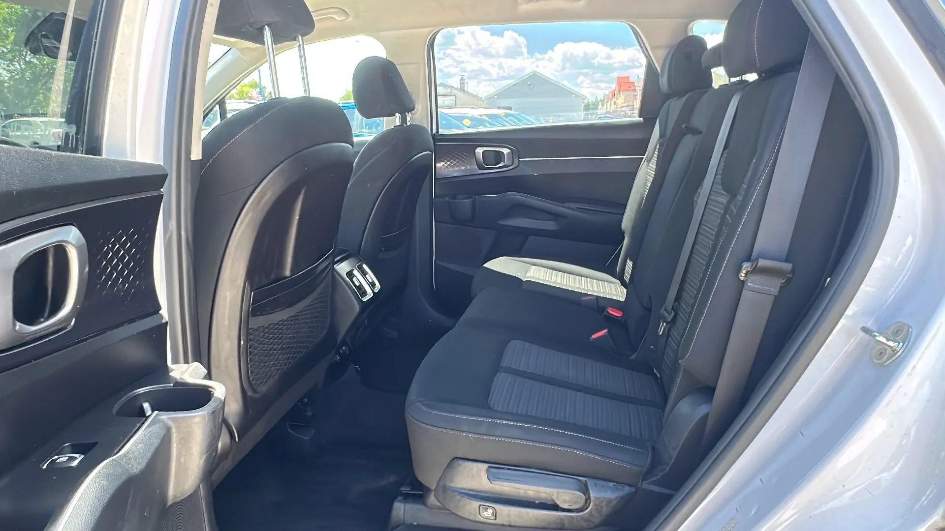 Used 2022 Kia Sorento LX AWD/4WD image 14