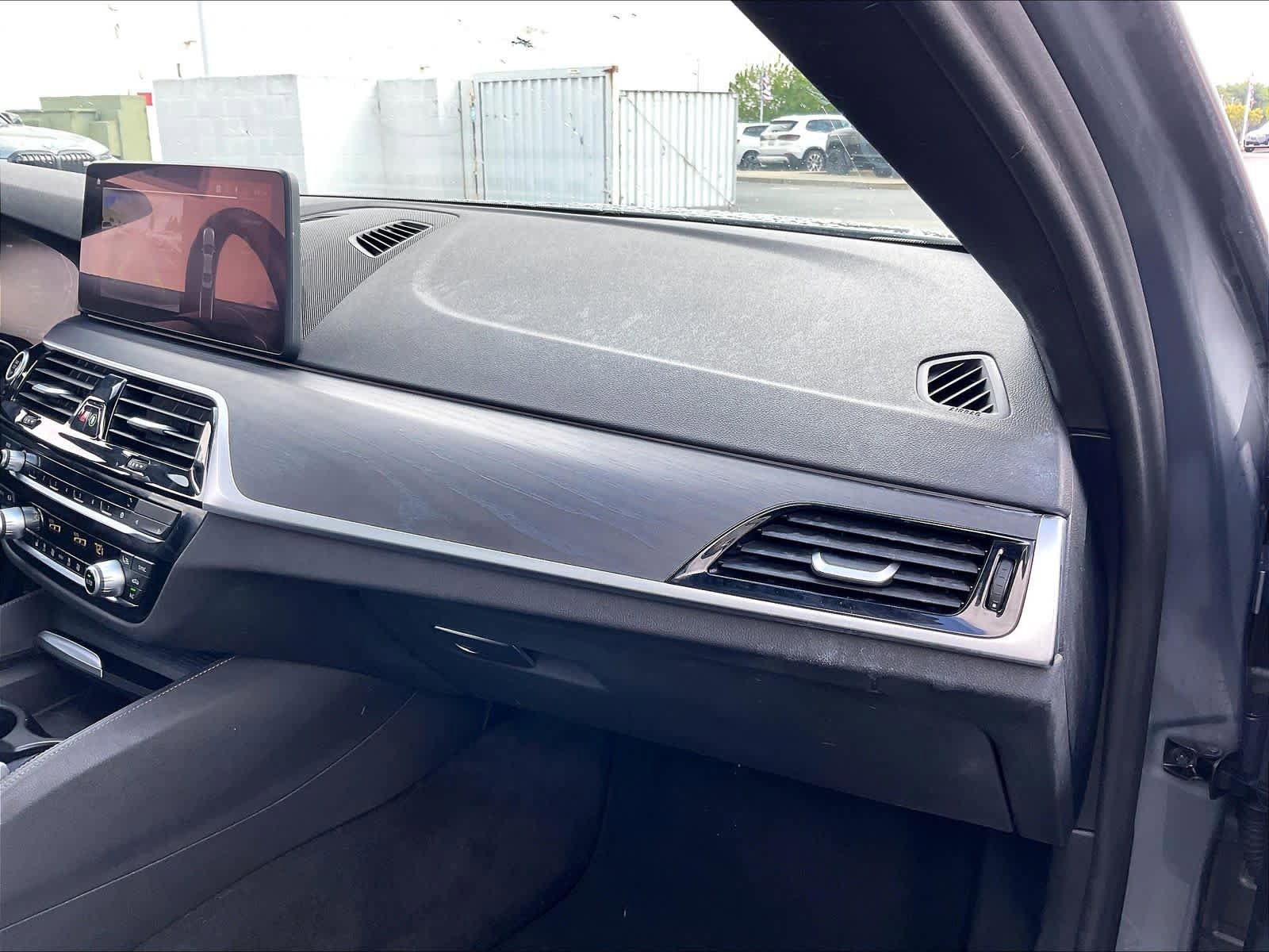 Used 2023 BMW 540i w/ M Sport Package image 17