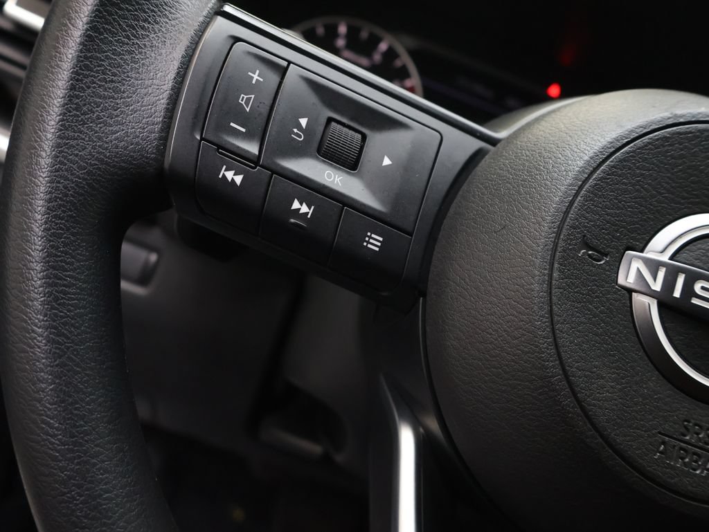 Used 2024 Nissan Rogue SV AWD/4WD image 19
