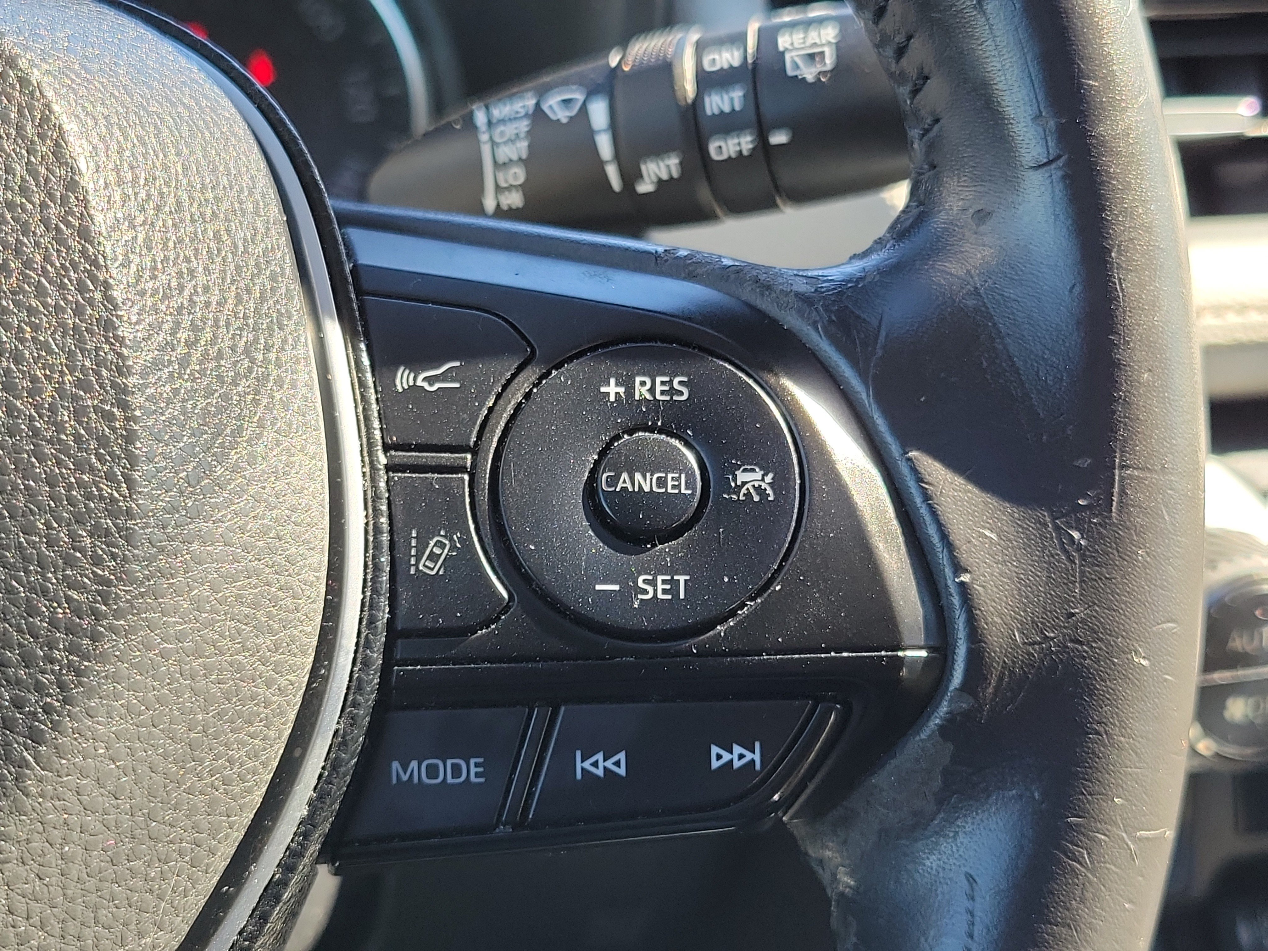 Certified 2019 Toyota RAV4 XLE Premium FWD image 25