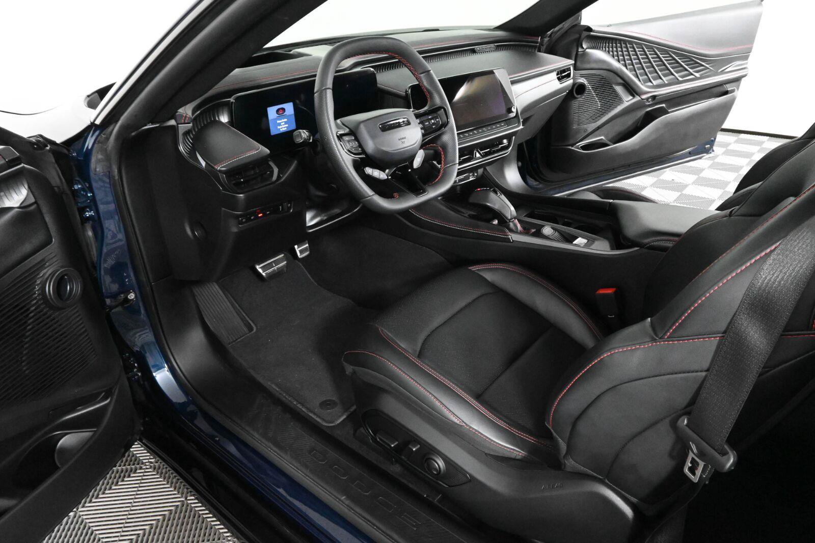 Used 2024 Dodge Charger Daytona R/T w/ Plus Group AWD/4WD image 15