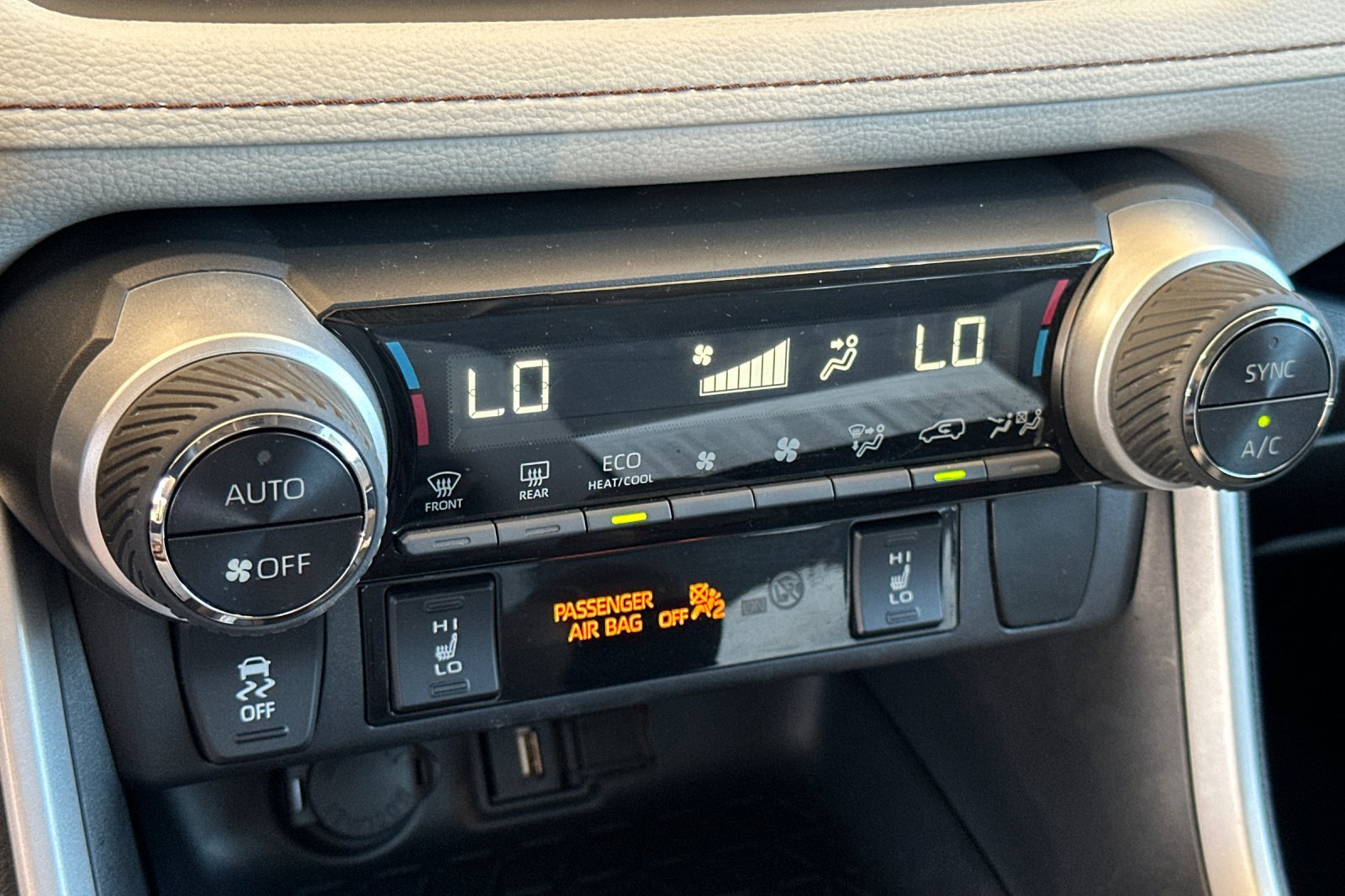 Certified 2020 Toyota RAV4 XLE w/ Convenience Package AWD/4WD image 20