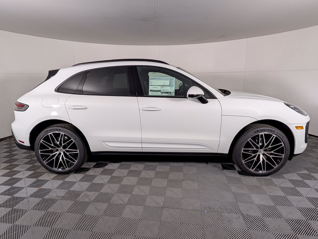 New 2026 Porsche Macan AWD/4WD image 8