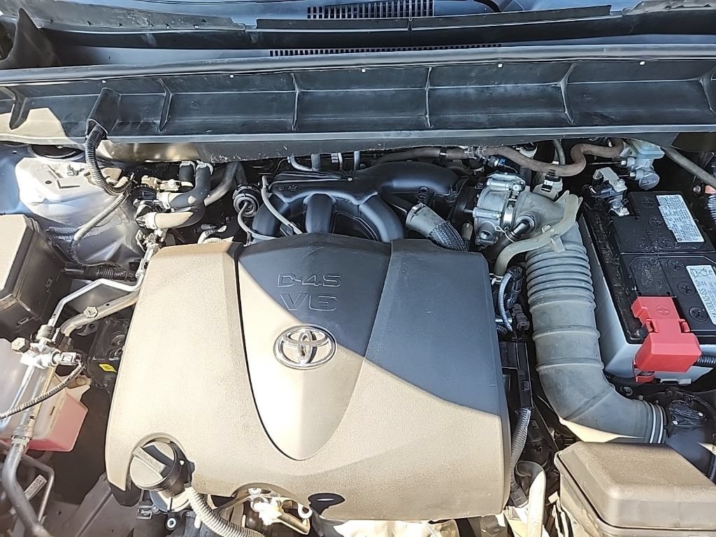 Used 2022 Toyota Highlander XLE AWD/4WD image 52