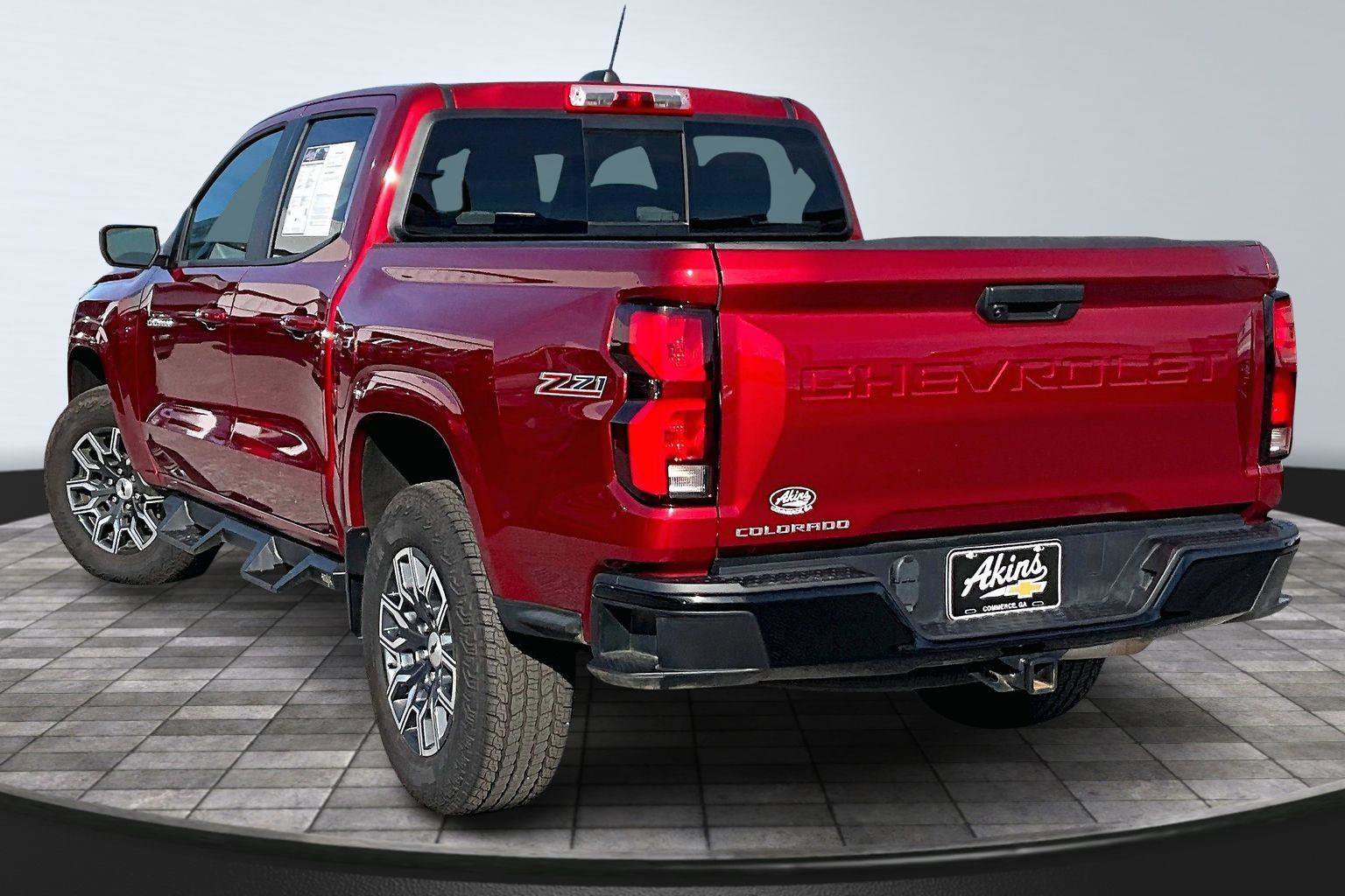 Certified 2024 Chevrolet Colorado Z71 w/ Advanced Trailering Package image 4