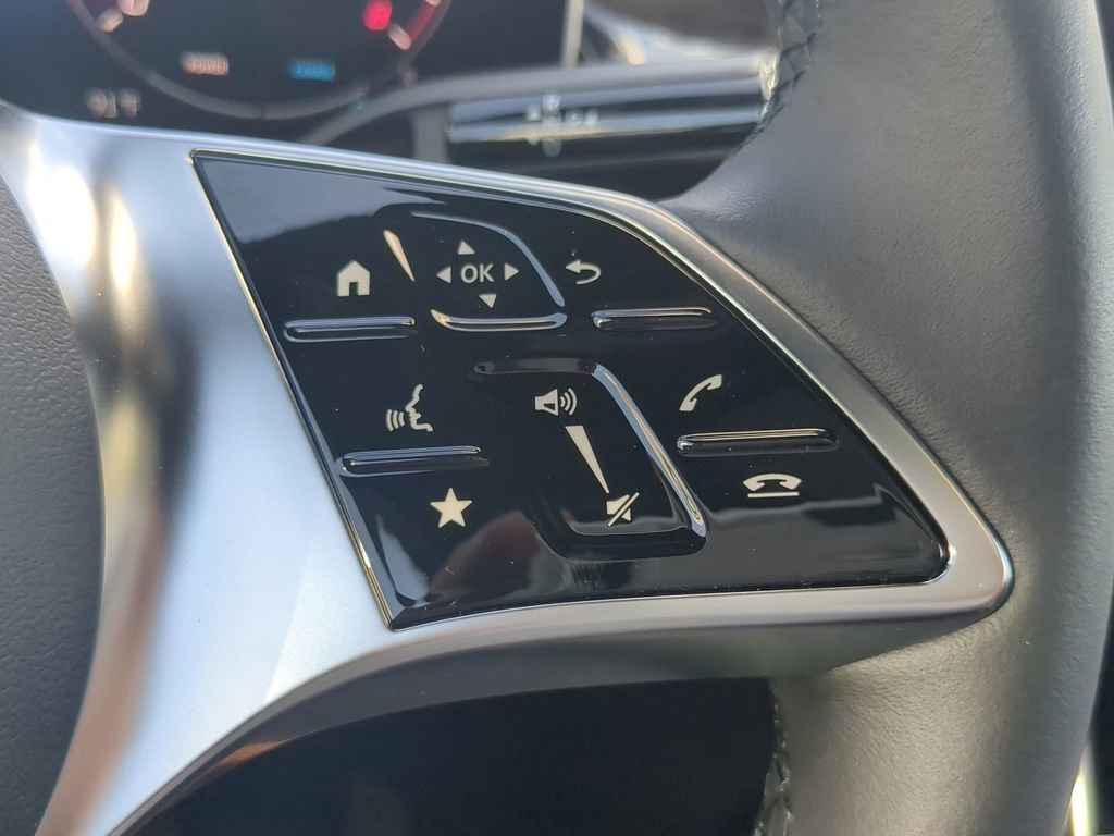 Used 2025 Mercedes-Benz GLC 300 image 13