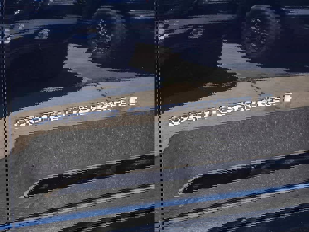 Certified 2022 Jeep Grand Cherokee L Overland w/ Luxury Tech Group IV image 9