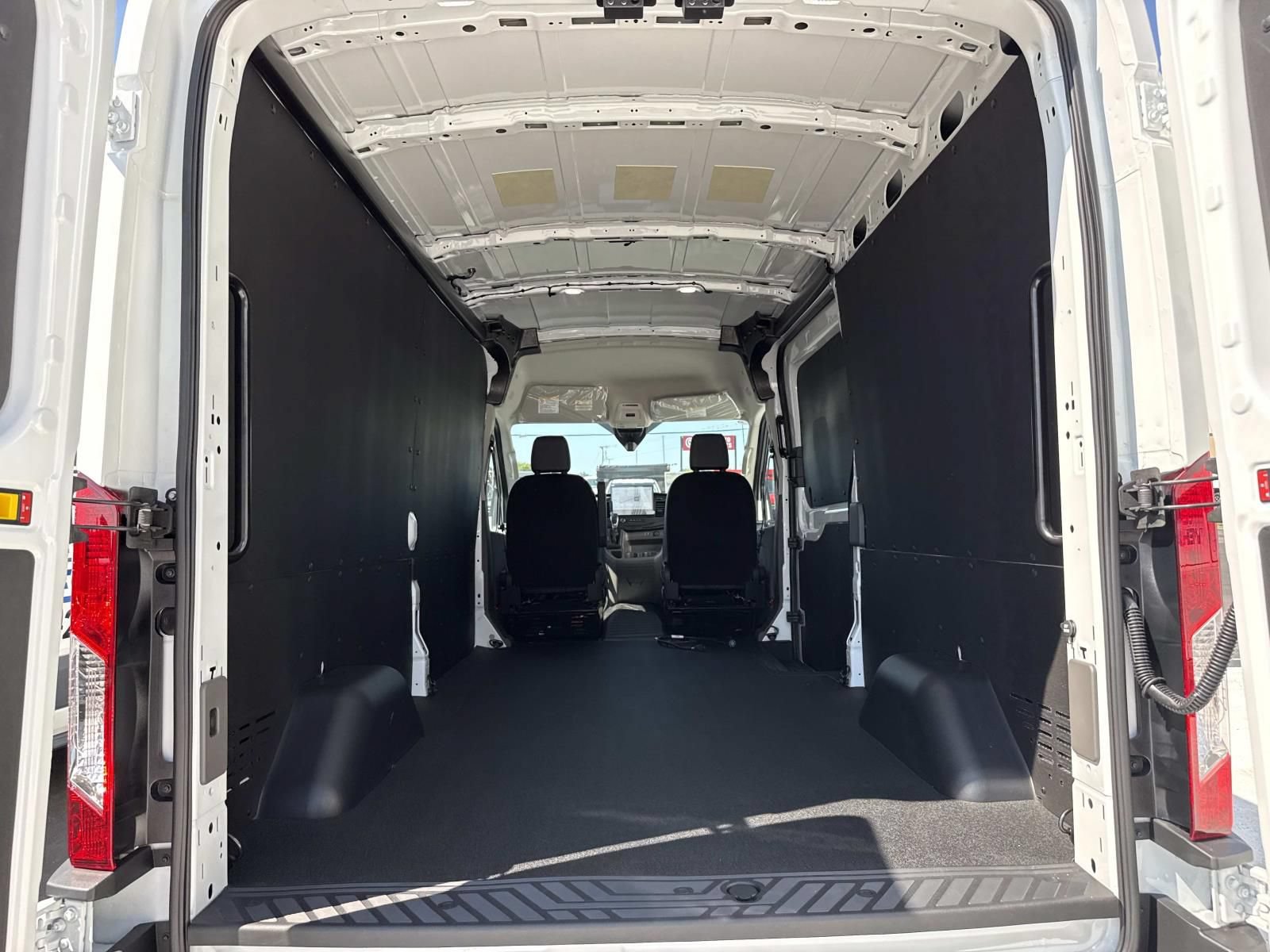 New 2026 Ford Transit 250 148 Medium Roof w/ Load Area Protection Package RWD image 12