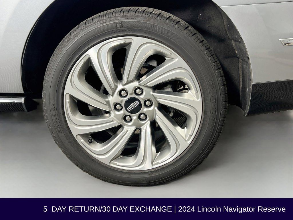Used 2024 Lincoln Navigator Reserve AWD/4WD image 38
