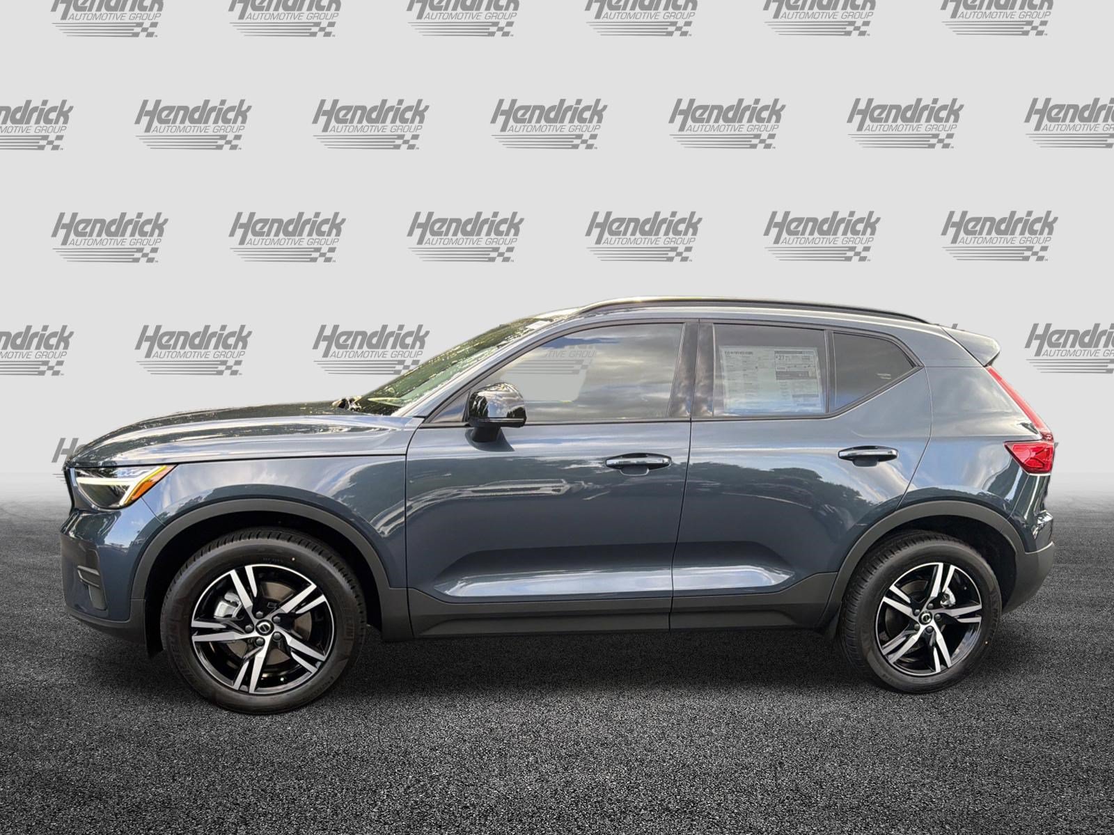 New 2026 Volvo XC40 B4 Core w/ Climate Package FWD image 6