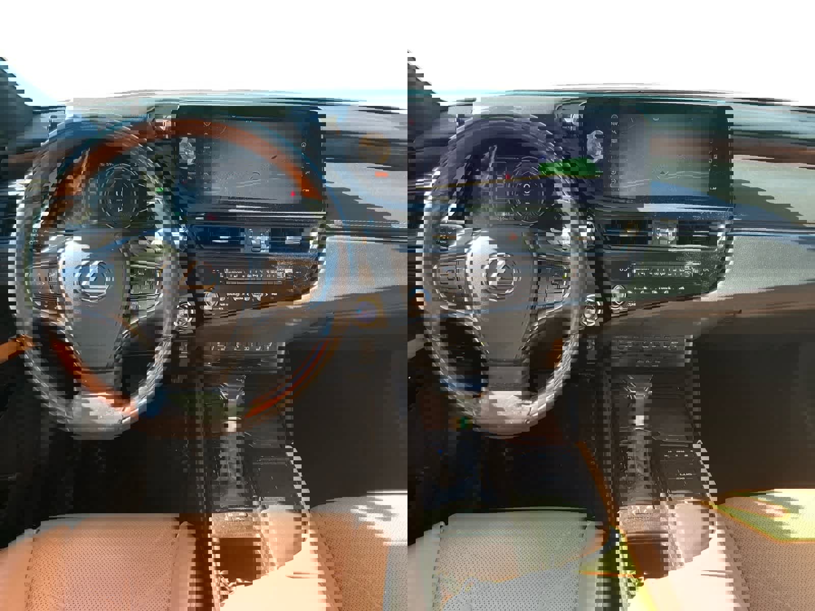 Used 2022 Lexus ES 300h w/ Luxury Package image 10