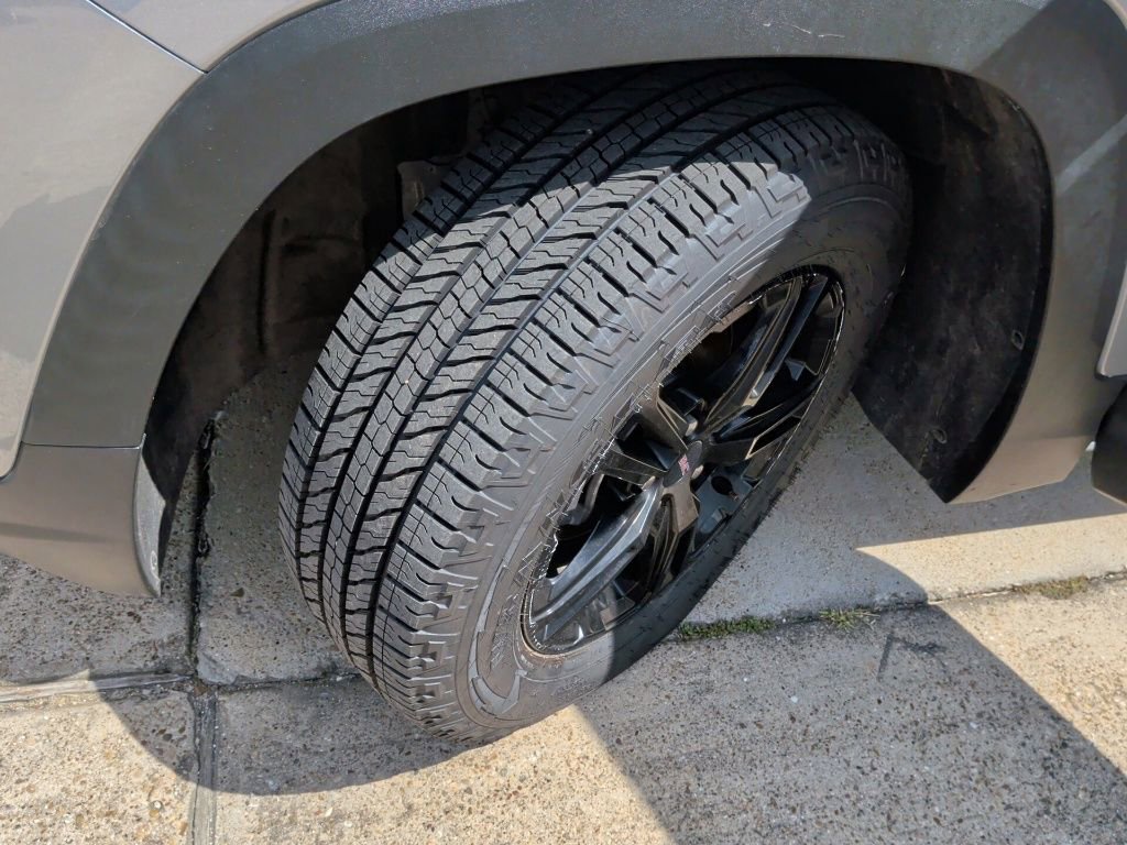 Used 2023 GMC Terrain AT4 image 46