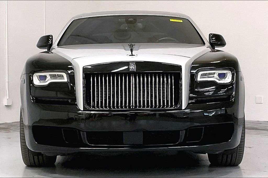 Used 2018 Rolls-Royce Ghost image 2