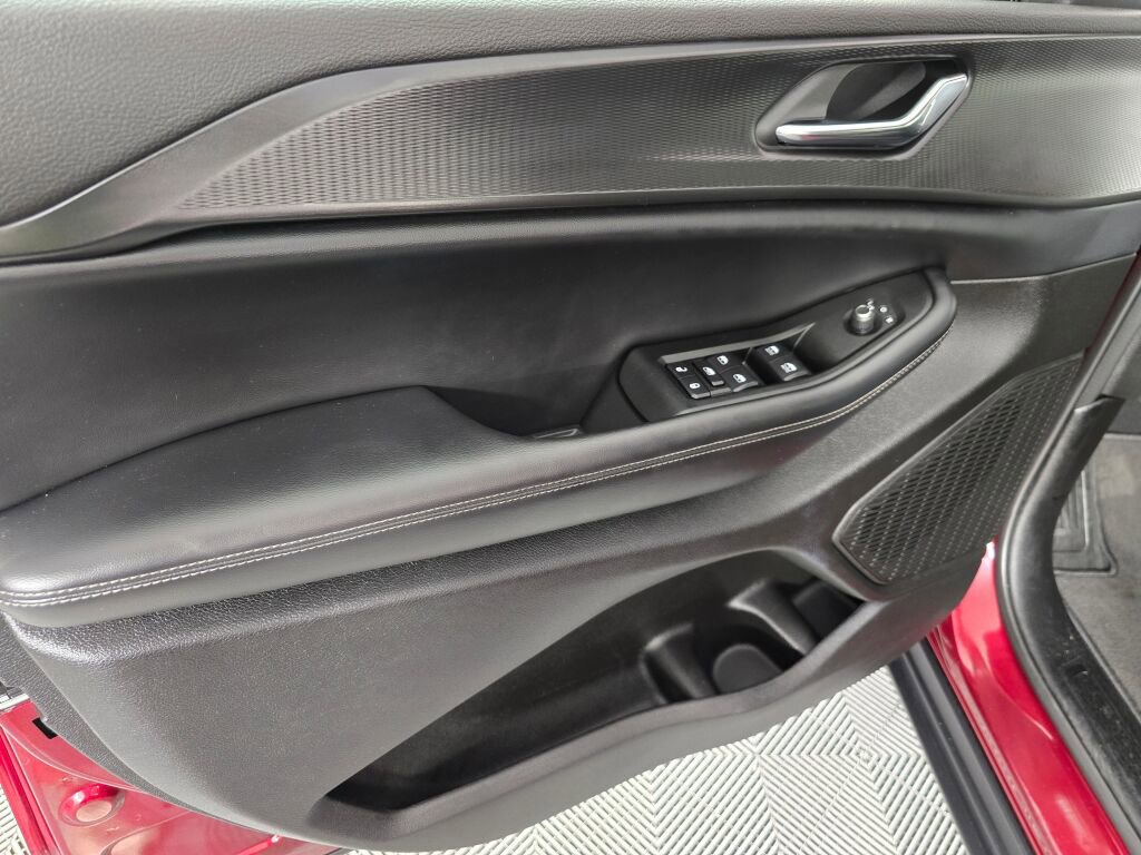 Used 2024 Jeep Grand Cherokee Altitude image 19