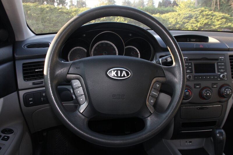 Used 2010 Kia Optima LX FWD image 17