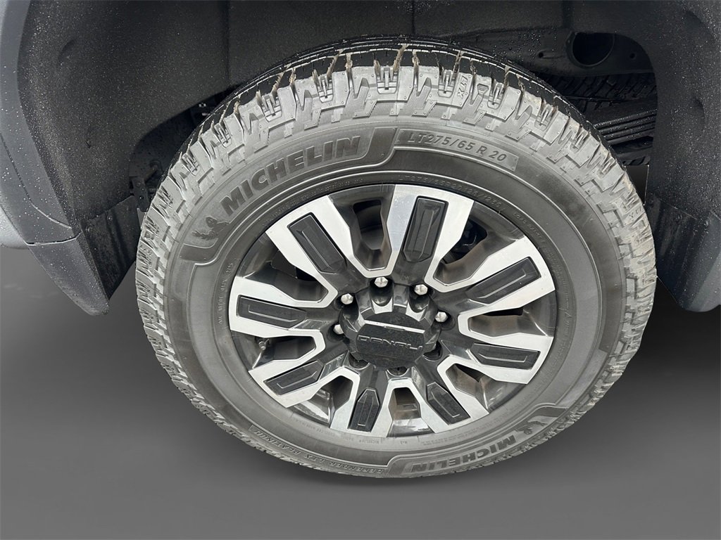 Used 2025 GMC Sierra 2500 Denali Ultimate image 8