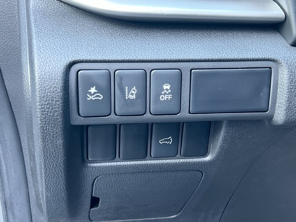 Used 2024 Mitsubishi Eclipse Cross SEL AWD/4WD image 32