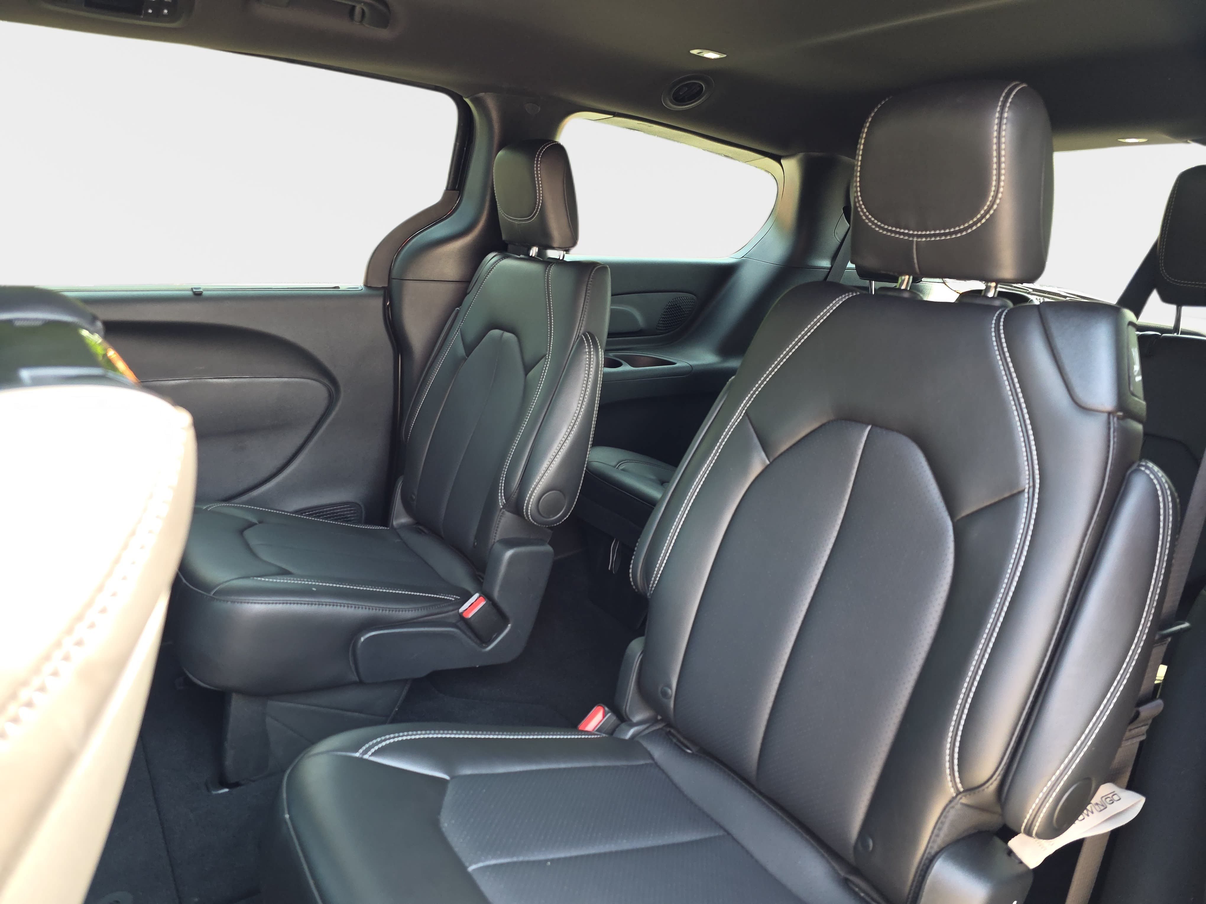New 2026 Chrysler Pacifica Select FWD image 12